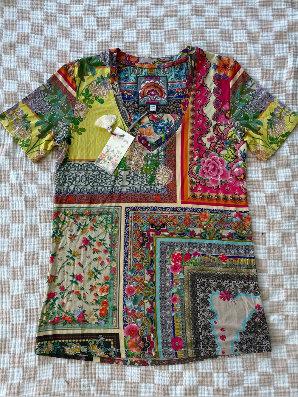NWT Johnny Was Calloway Favorite V-Neck Tee Patchwork Floral Boho Top XXS
